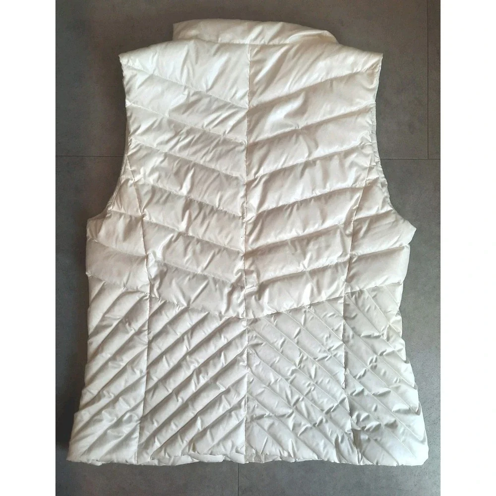 Talbots Quilted  Puffer Vest Ivory Size Medium Zip Fall Winter Puffer Down Blend - Picture 3 of 9